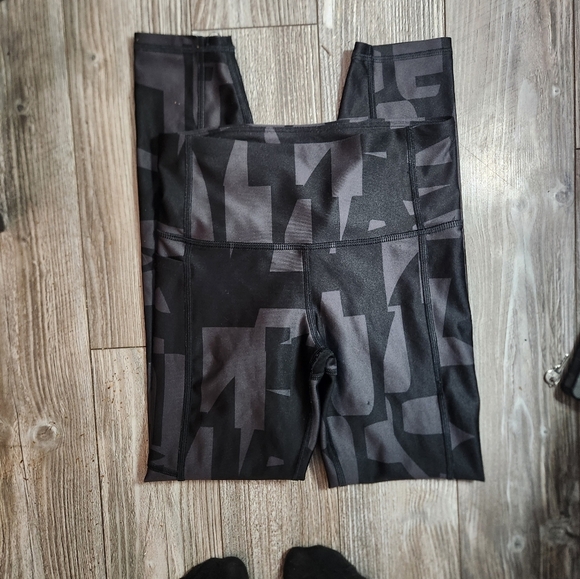 Under Armour Leggings - Picture 3 of 3